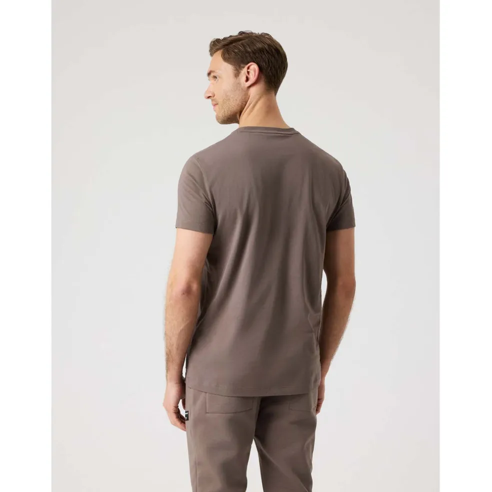 centre t-shirt