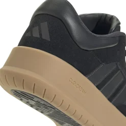 Court 24 sneakers