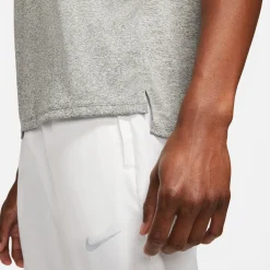 Dri-FIT Rise 365 t-shirt