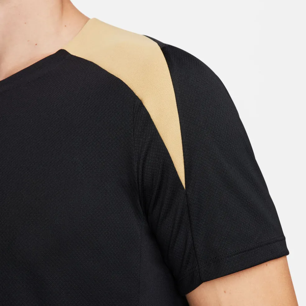 Dri-FIT Strike shirt