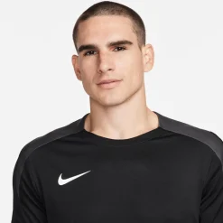 Dri-FIT Strike shirt