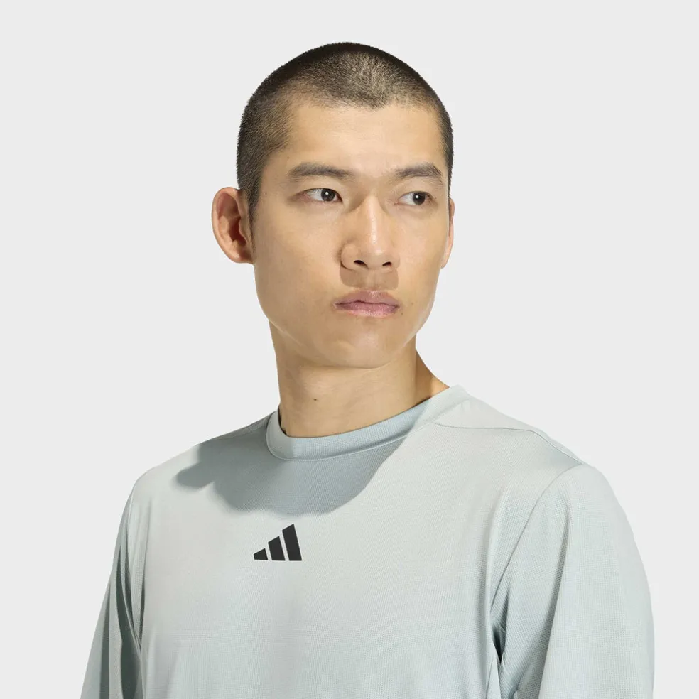D4T Essentials T-shirt