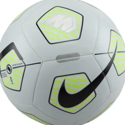 Merc Fade voetbal
