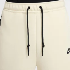 M Nk Tch Flc Short Shorts