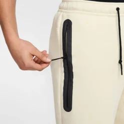 M Nk Tch Flc Short Shorts