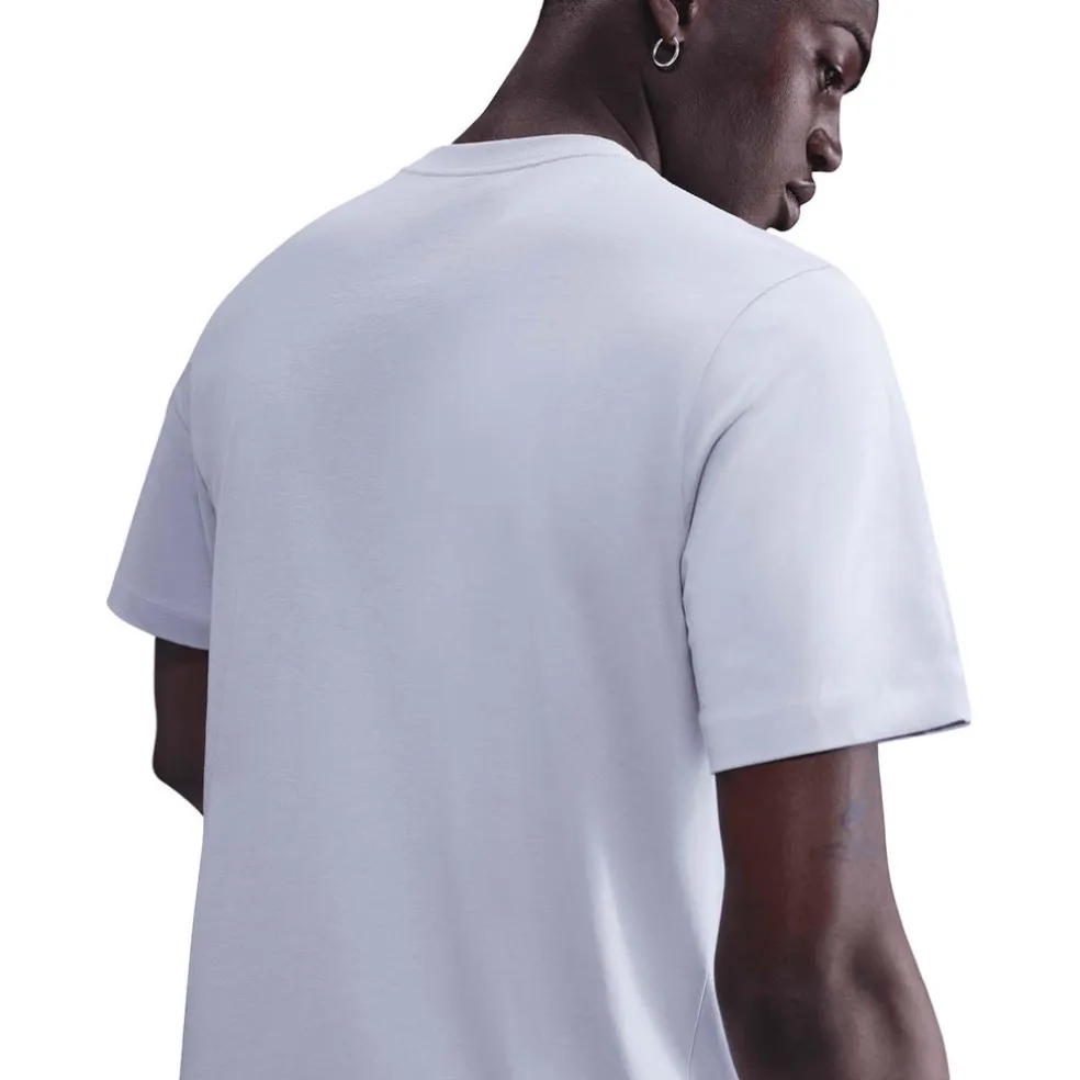 nike sportswear club men's t-shirt