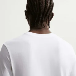 sportswear t-shirt
