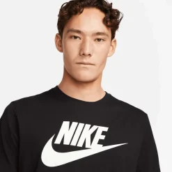 sportswear t-shirt