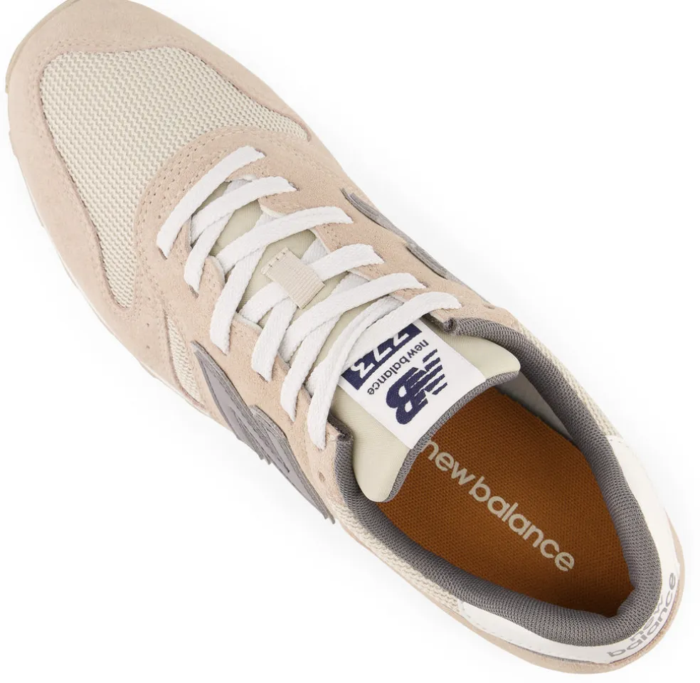 373v2 sneakers